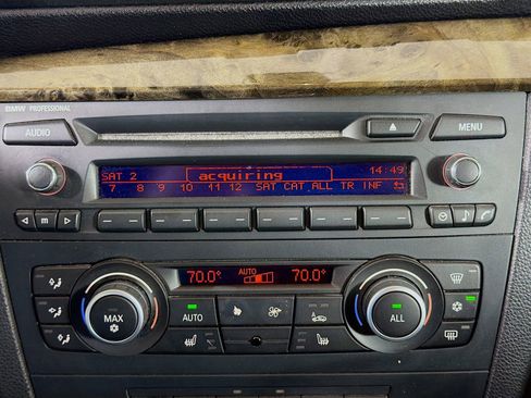 Used 2010 BMW 135i Convertible image 16