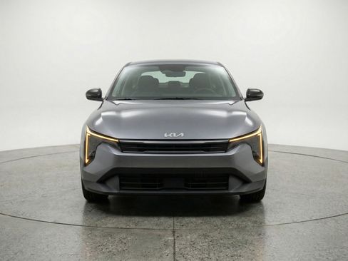 Used 2025 Kia K4 LXS image 2