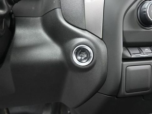 Used 2025 Chevrolet Silverado 1500 W/T image 31