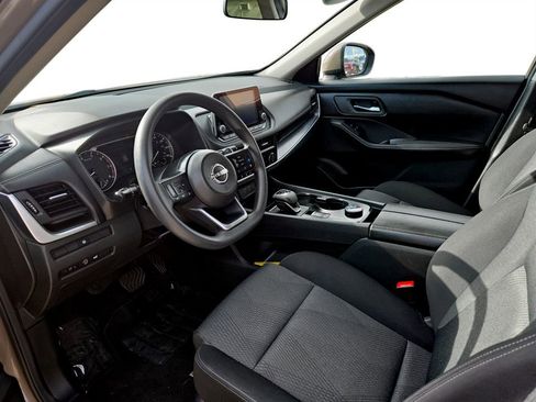 Used 2024 Nissan Rogue SV image 13