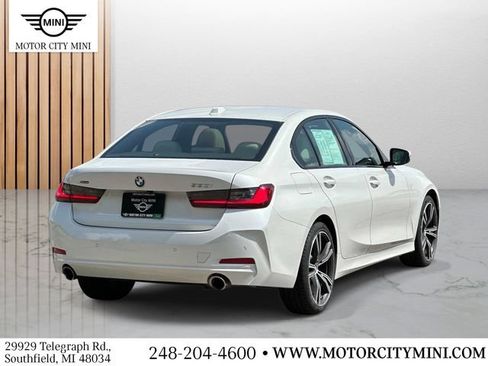 Used 2023 BMW 330i xDrive Sedan w/ Premium Package AWD/4WD image 4