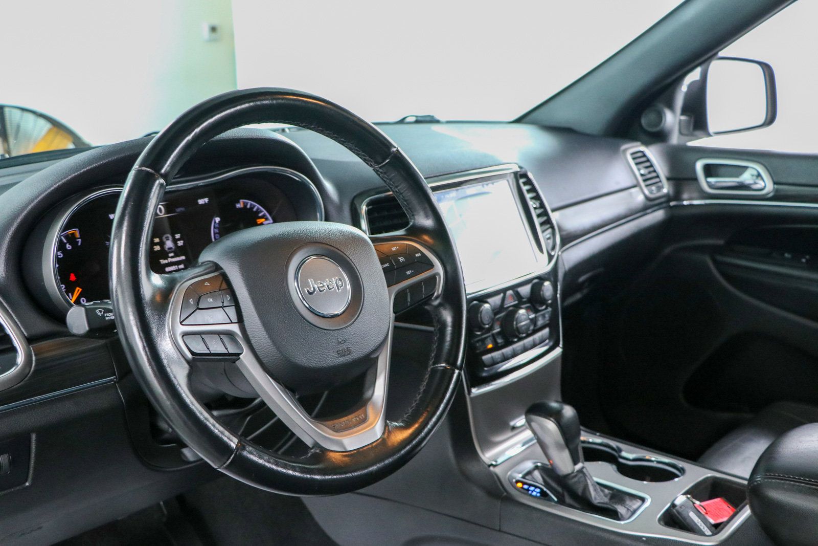 Used 2021 Jeep Grand Cherokee Limited RWD image 23
