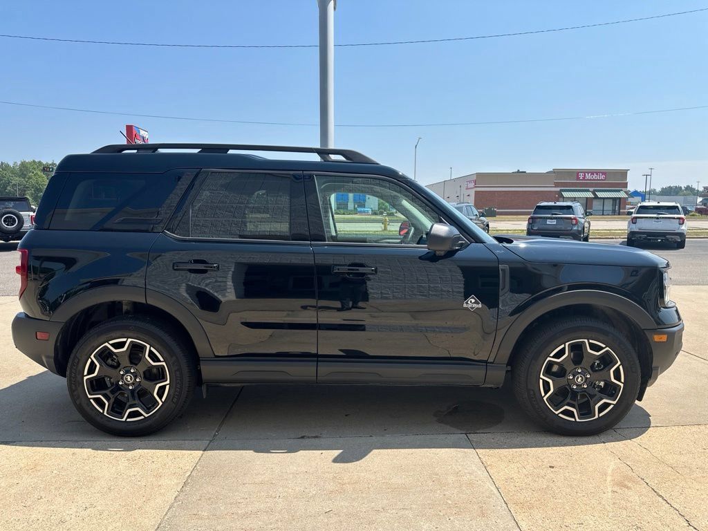 Used 2025 Ford Bronco Sport Outer Banks w/ Outer Banks Tech Package+ AWD/4WD image 8