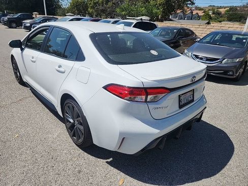 Used 2024 Toyota Corolla SE w/ SE Package FWD image 3