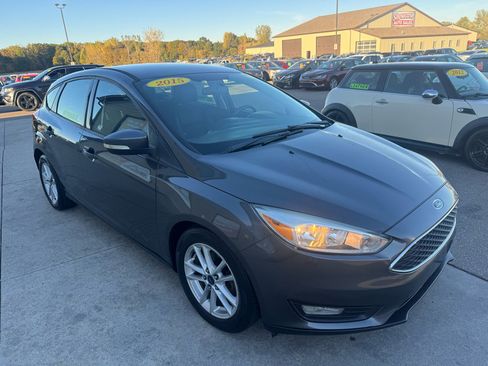 Used 2015 Ford Focus SE w/ SE Winter Package image 3