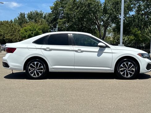 Used 2022 Volkswagen Jetta S FWD image 3