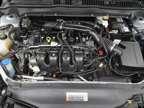 Used 2020 Ford Fusion SE image 28