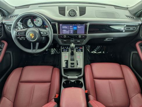 Certified 2023 Porsche Macan AWD/4WD image 22