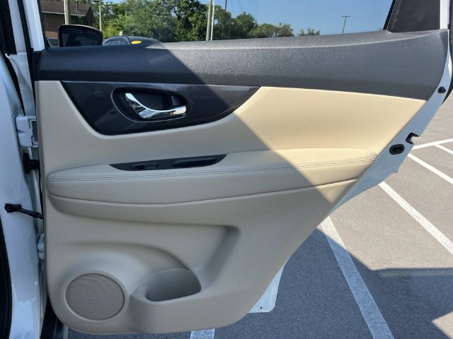 Used 2020 Nissan Rogue SV w/ Premium Package FWD image 21
