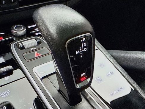 Certified 2023 Porsche Cayenne AWD/4WD image 20