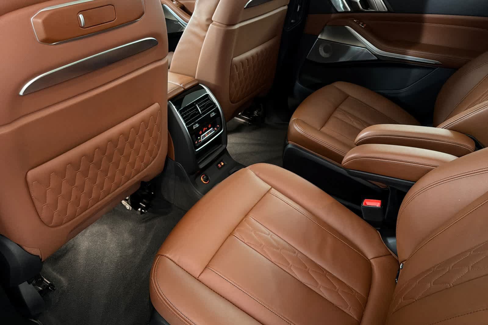 Used 2024 BMW X7 M60i w/ Executive Package AWD/4WD image 4