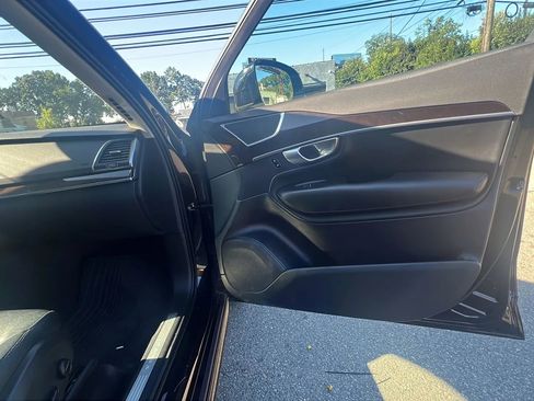 Used 2019 Volvo XC90 T5 Momentum image 31