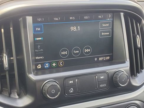 Used 2022 Chevrolet Colorado LT AWD/4WD image 16