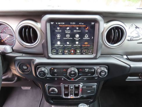 Used 2019 Jeep Wrangler Unlimited Sahara w/ Uconnect 4C Nav & Sound Group image 15