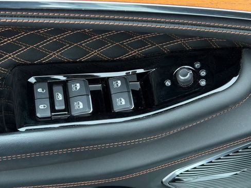 Used 2023 Jeep Grand Cherokee L Summit image 21