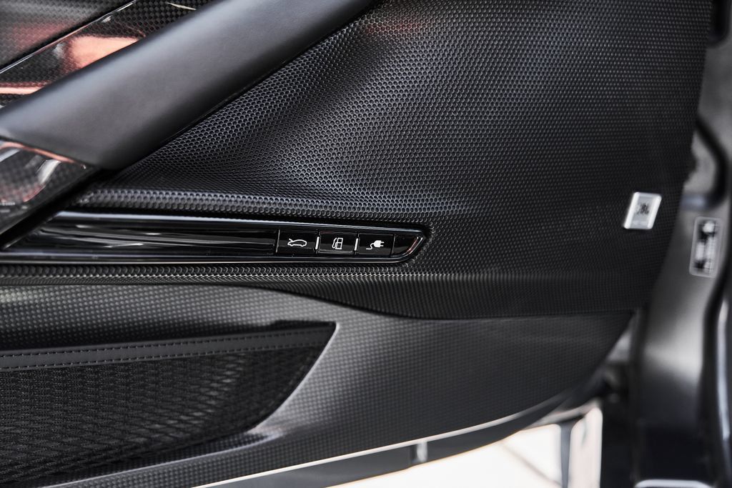 Used 2021 Ferrari SF90 Stradale AWD/4WD image 37