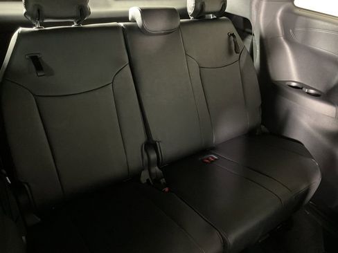 New 2026 Toyota Sienna Platinum image 18
