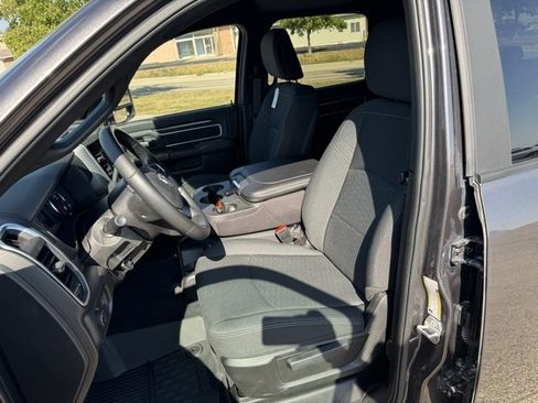 Used 2025 RAM 2500 Big Horn w/ Bed Convenience Group image 10