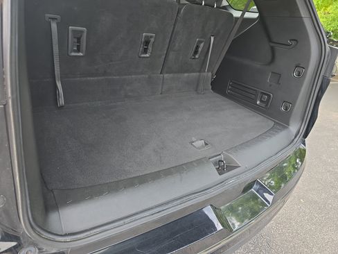 Used 2021 Chevrolet Traverse Premier w/ Redline Edition FWD image 13