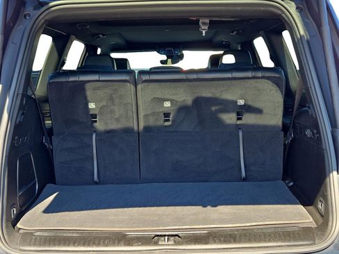 Used 2023 Jeep Wagoneer 4WD w/ Premium Group I image 10