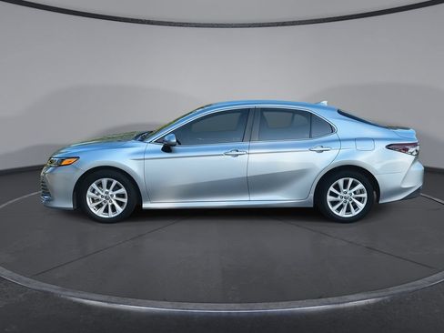 Used 2023 Toyota Camry LE FWD image 5