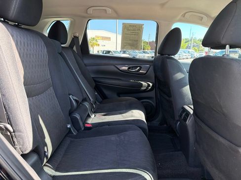 Used 2018 Nissan Rogue SV FWD image 14
