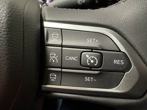 Used 2025 Jeep Compass Limited AWD/4WD image 16