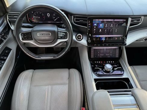 Used 2023 Jeep Grand Wagoneer Series II w/ Flexible Seating Group AWD/4WD image 13