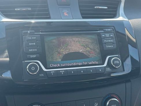 Used 2017 Nissan Sentra SV image 4