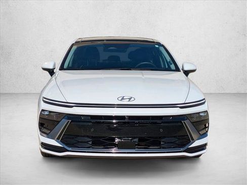 Used 2025 Hyundai Sonata Limited image 2