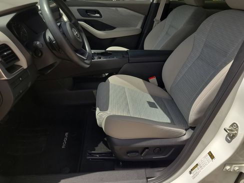 Certified 2023 Nissan Rogue SV FWD image 16