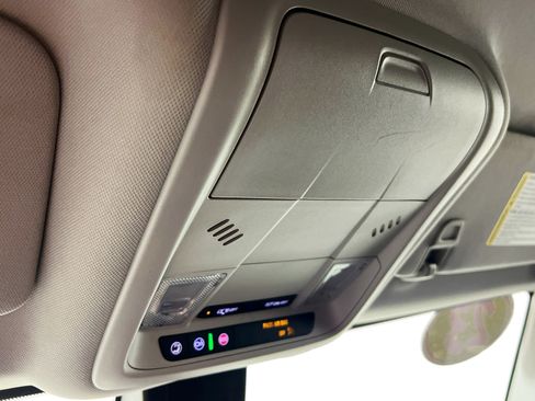 Used 2023 Chevrolet Equinox LT w/ Driver Convenience Package image 14