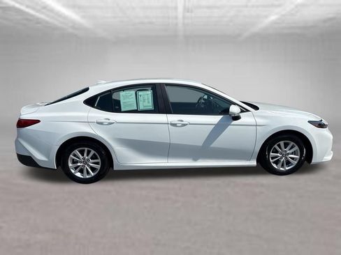 Used 2025 Toyota Camry LE FWD image 3