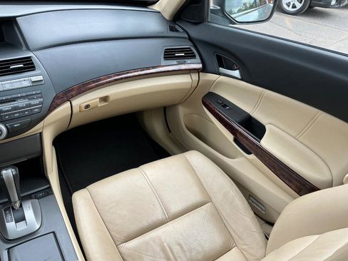 Used 2010 Honda Crosstour EX-L image 17