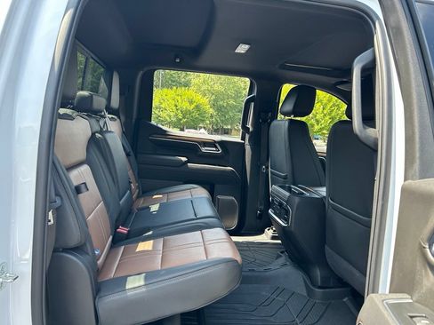 Used 2025 Chevrolet Silverado 1500 High Country AWD/4WD image 52