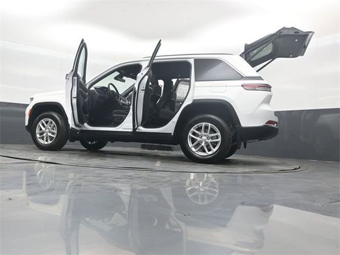 New 2025 Jeep Grand Cherokee Laredo image 53