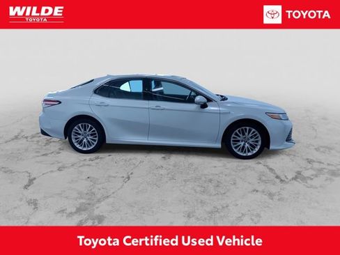 Certified 2020 Toyota Camry XLE image 2