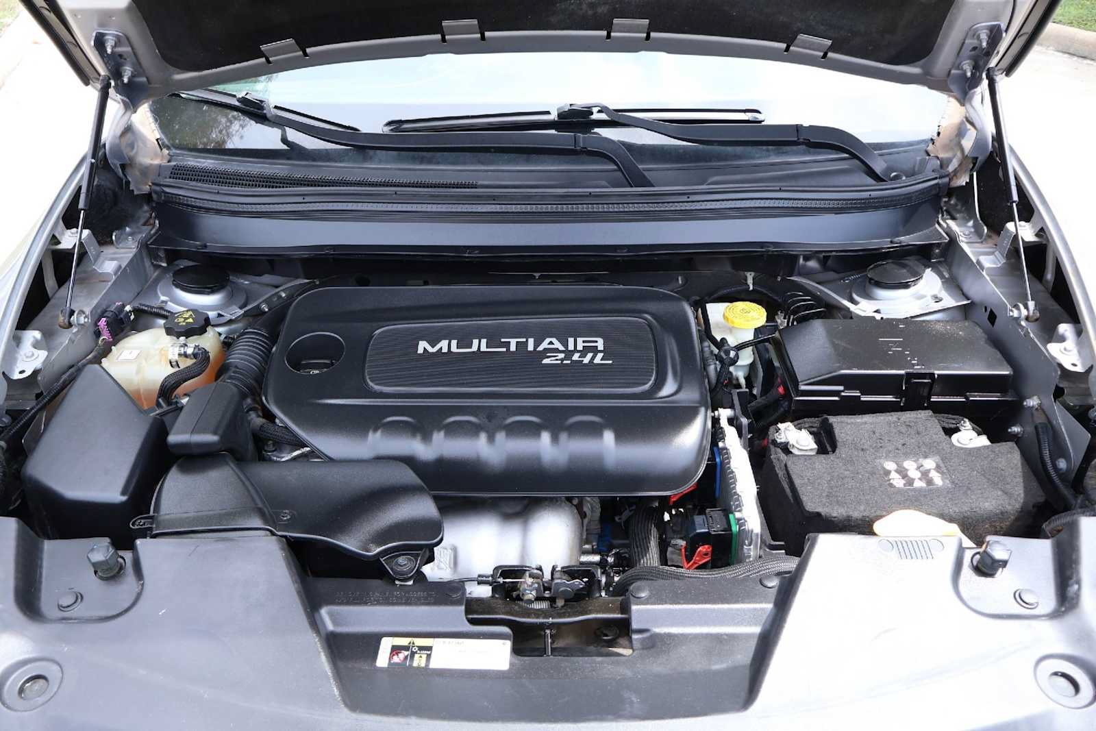 Used 2017 Jeep Cherokee Sport FWD image 9
