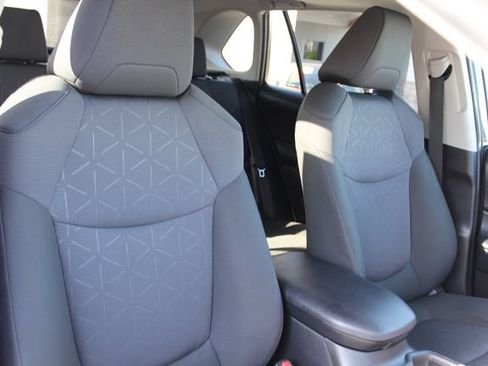 Certified 2025 Toyota RAV4 XLE w/ Convenience Package FWD image 20
