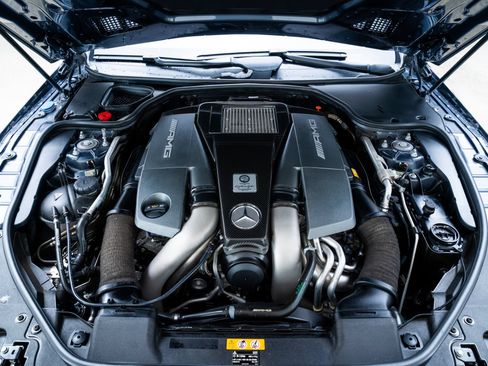 Used 2014 Mercedes-Benz SL 63 AMG image 11