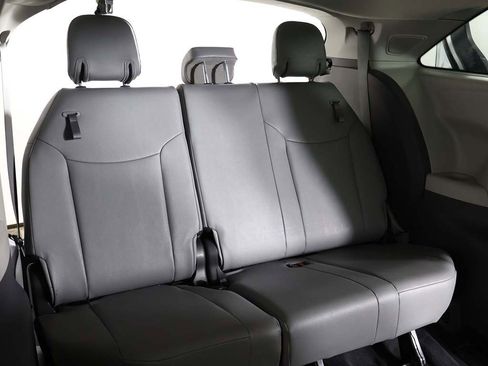 Used 2023 Toyota Sienna XLE w/ XLE Plus Package image 39