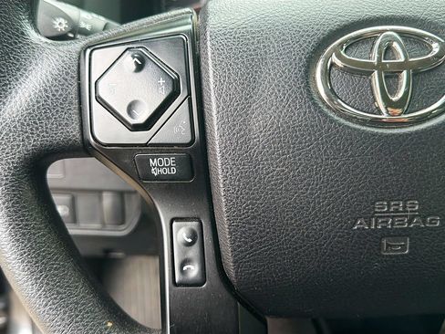 Used 2021 Toyota Tacoma SR AWD/4WD image 31