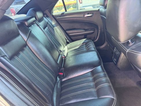 Used 2019 Chrysler 300 S w/ S Model Appearance Package RWD image 9