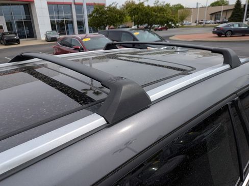 Used 2024 Toyota Highlander Platinum AWD/4WD image 10