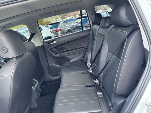 Used 2023 Volkswagen Tiguan SE AWD/4WD image 28