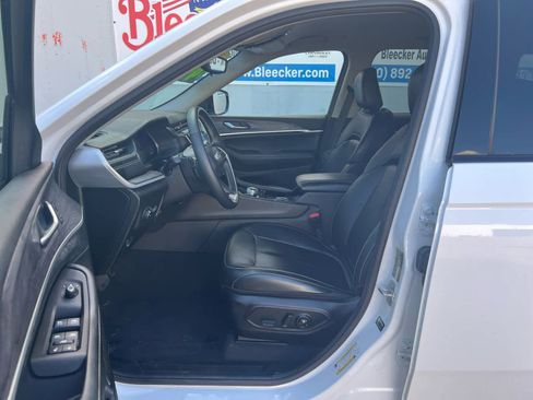 Used 2022 Jeep Grand Cherokee Limited image 18