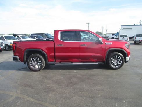 Used 2024 GMC Sierra 1500 SLT w/ SLT Premium Plus Package AWD/4WD image 5