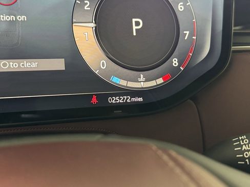 Used 2024 Land Rover Range Rover Autobiography image 18