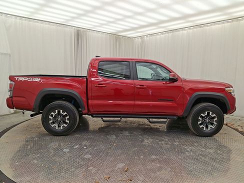 Used 2021 Toyota Tacoma TRD Off-Road w/ Technology Package image 9