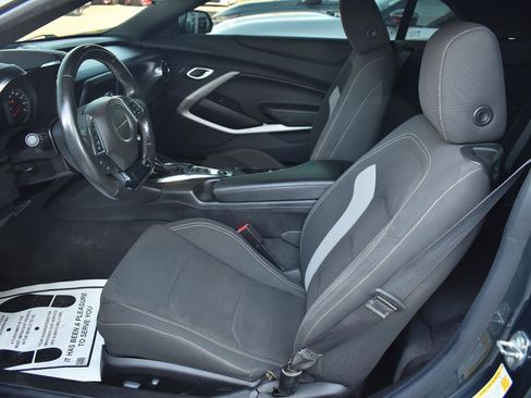 Used 2020 Chevrolet Camaro LT image 19